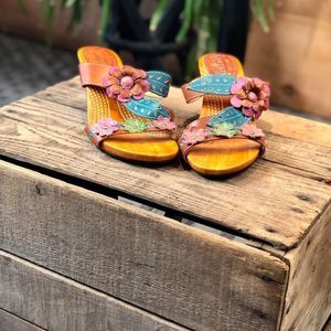 L’Artiste Spring Step Floral Leather Sandal